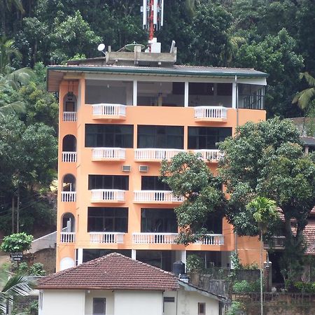 Majestic Tourist Hotel Kandy Extérieur photo