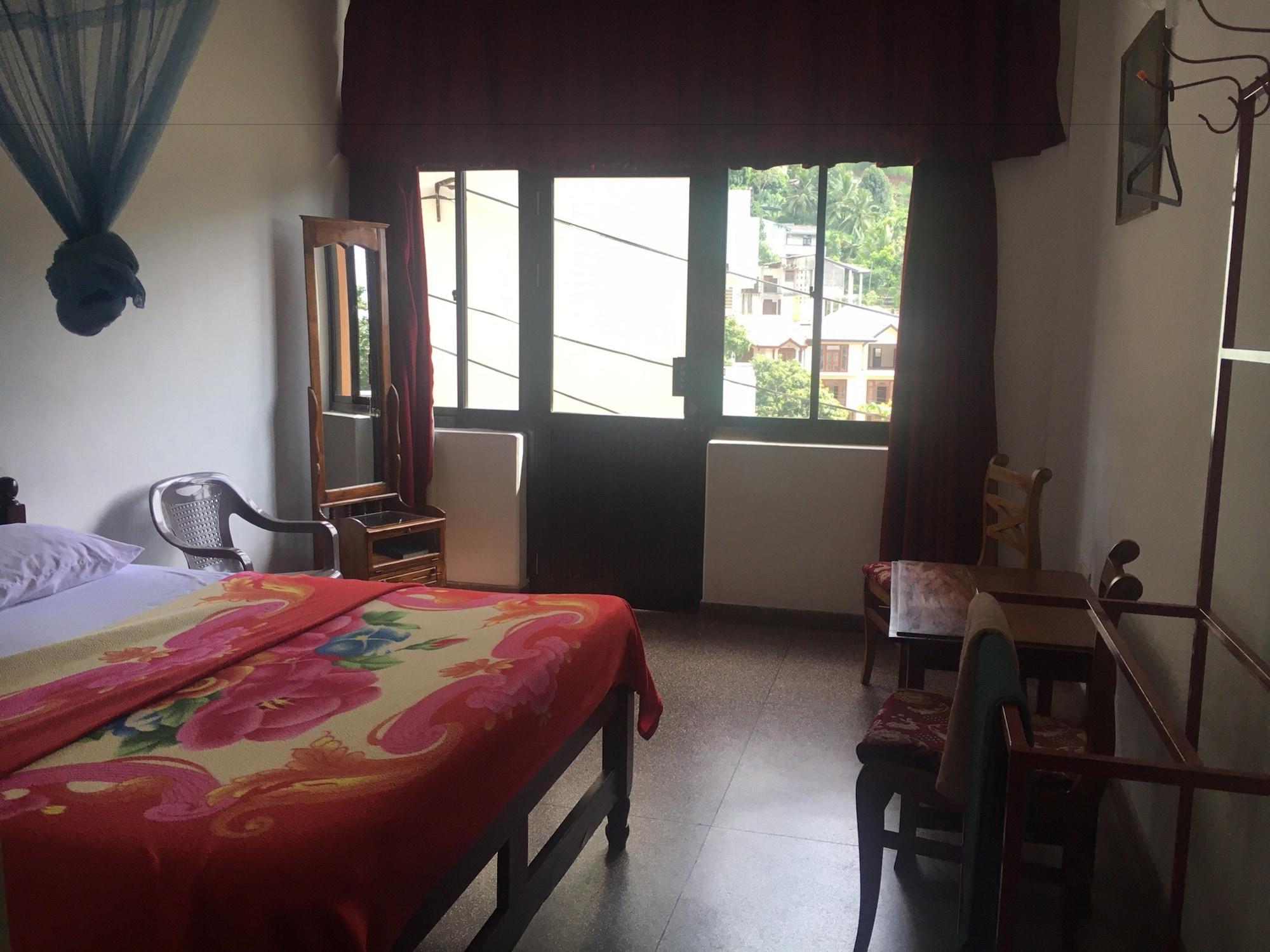 Majestic Tourist Hotel Kandy Extérieur photo