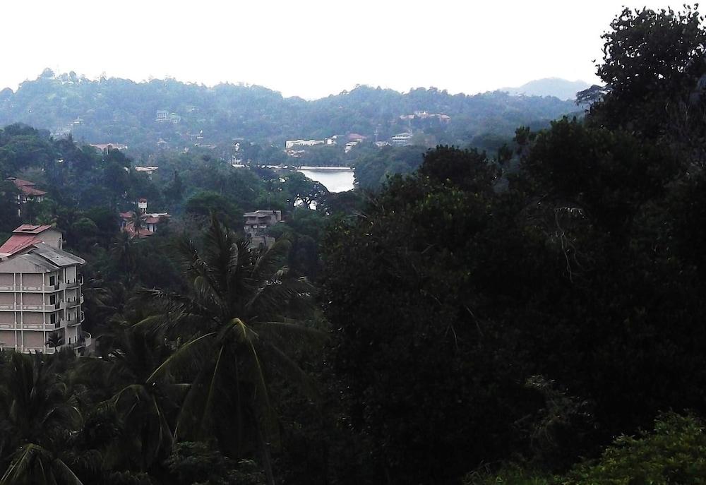 Majestic Tourist Hotel Kandy Extérieur photo