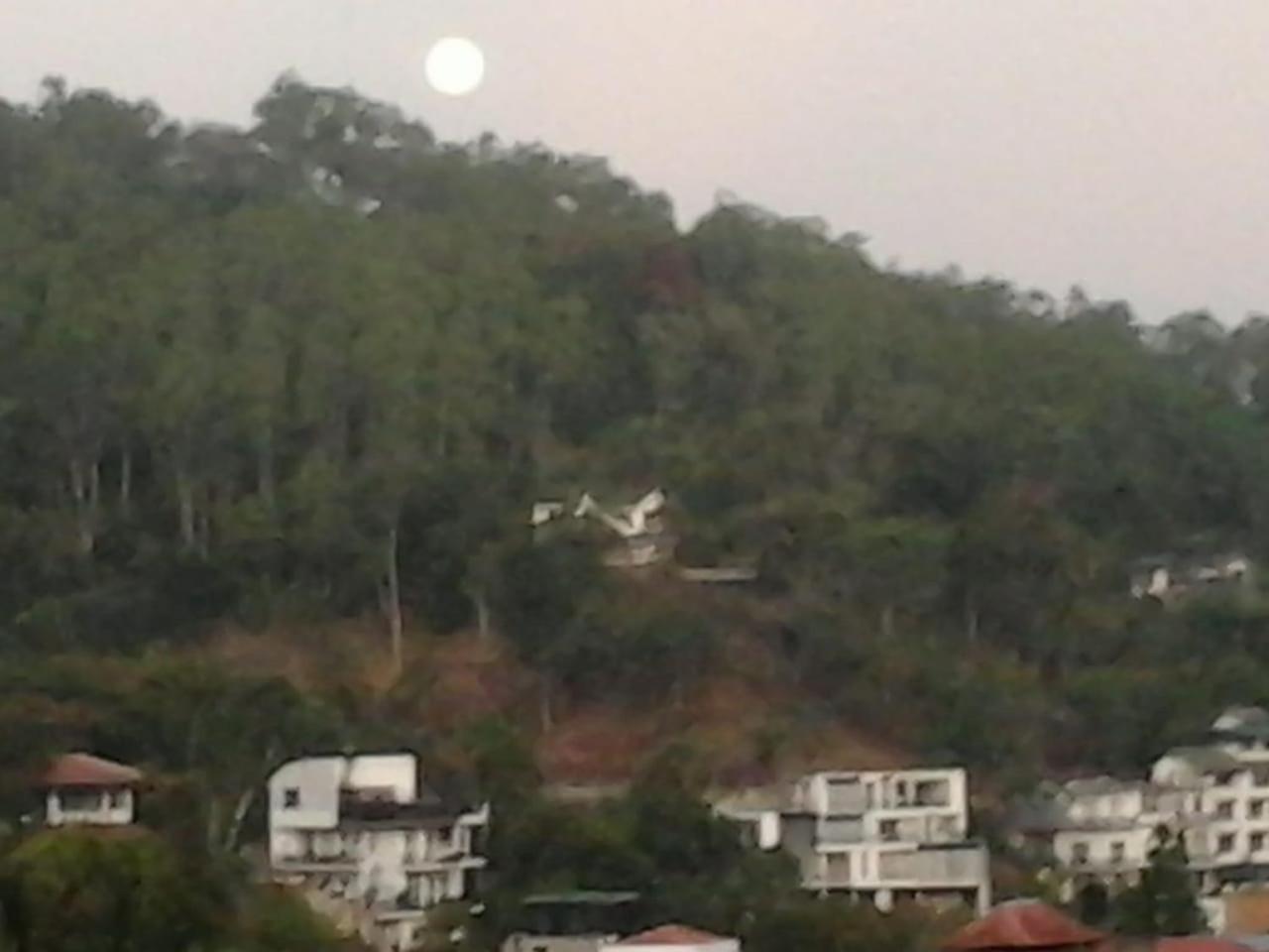 Majestic Tourist Hotel Kandy Extérieur photo