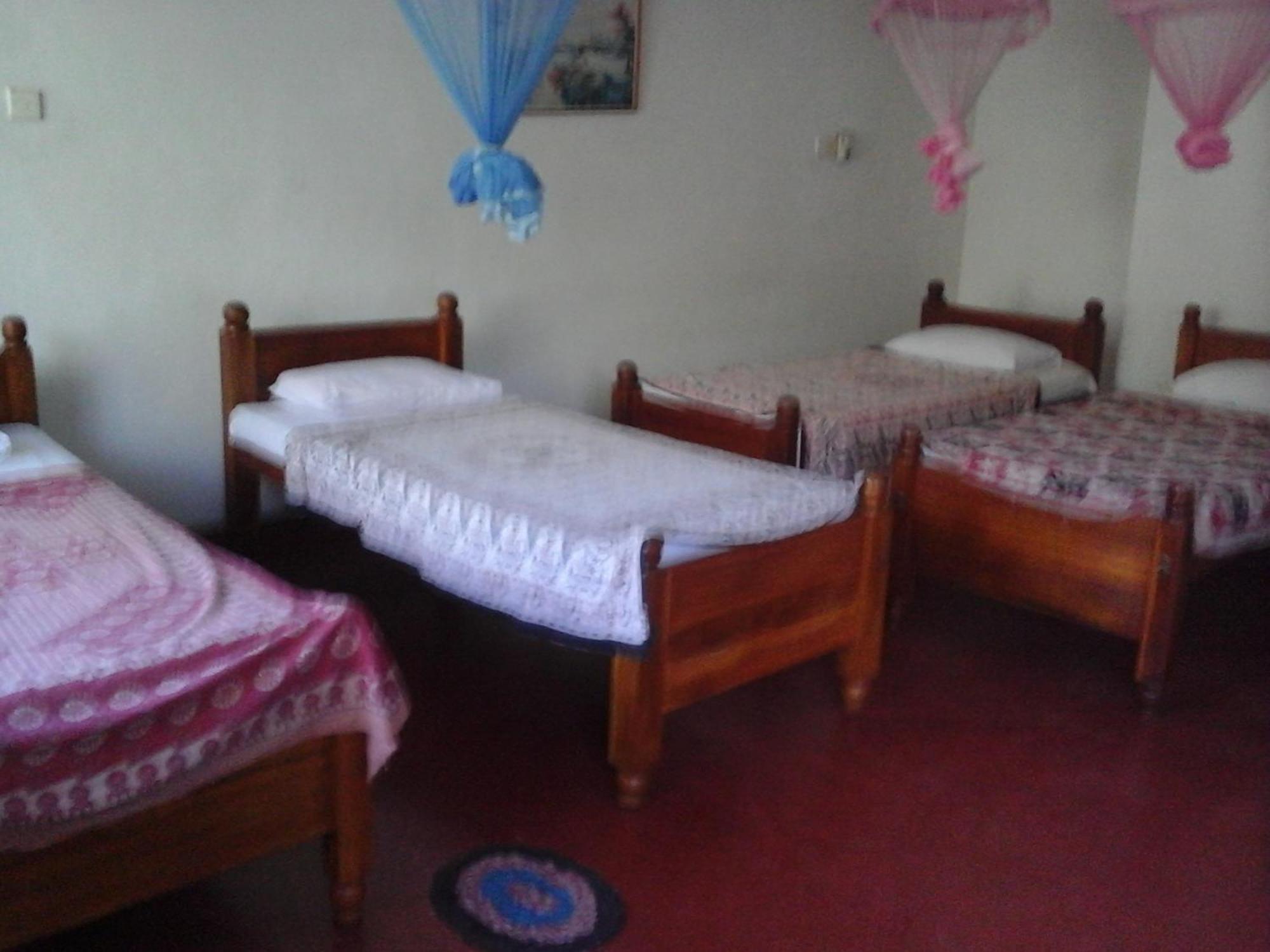 Majestic Tourist Hotel Kandy Extérieur photo