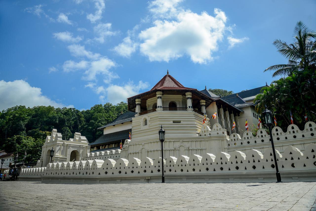 Majestic Tourist Hotel Kandy Extérieur photo