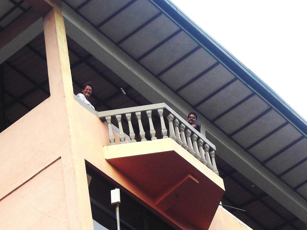 Majestic Tourist Hotel Kandy Extérieur photo