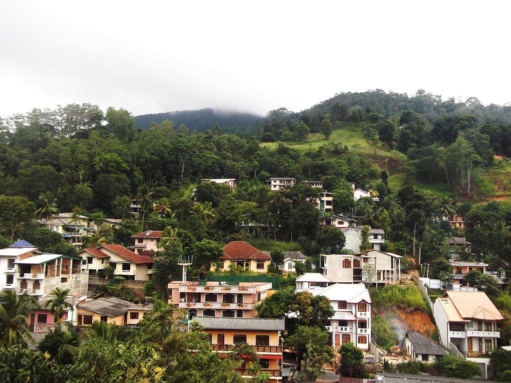 Majestic Tourist Hotel Kandy Extérieur photo